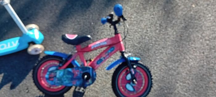 Kids Bikes & Scooters
