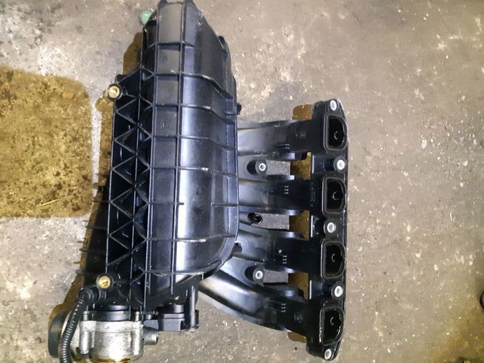 Bmw E87 E90 120 110kw 2005 Petrol Intake Inlet Manifold Throttle Body