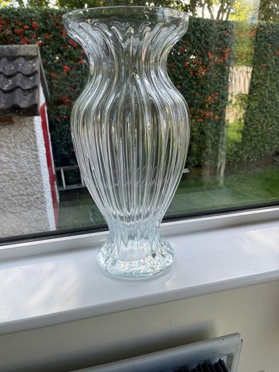 Newbridge Large Elegant 17.5" Wave Design Glass Vase as New