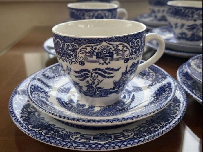 vintage blue willow