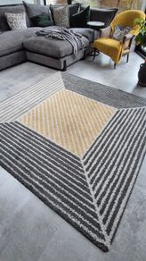 Large Geometric Shaggy / High Pile Rug