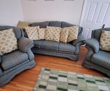Furniture 3 piece suite