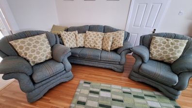 Furniture 3 piece suite