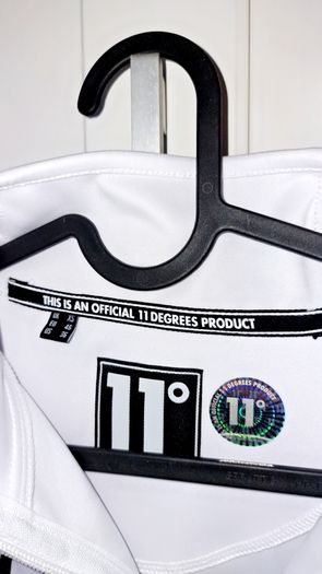 11 Degrees Zip Up Top