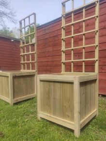 Planter with Trellis