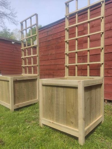 Planter with Trellis