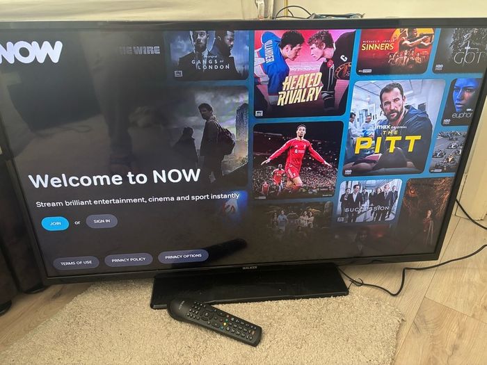 Walker Tv 42 inch with smart stick