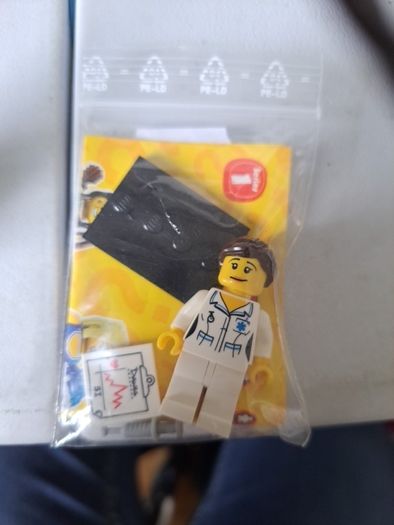lego minifigures series 1  9 minifigures