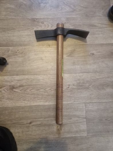 garden pickaxe