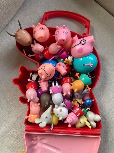 Peppa pig characters and suitcase