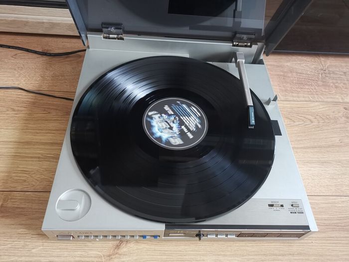 Aiwa LX-70