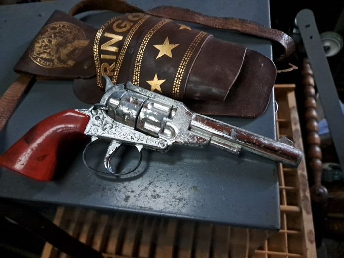 Vintage Cowboy Gun @ Leather Holster