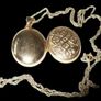Vintage Hallmarked 9ct Gold Locket & Chain Image 10