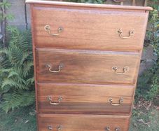 chest of drawers
