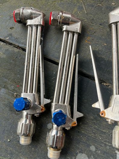 Welding cutting heads