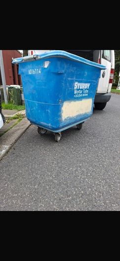 Mortar tub on wheels no handles