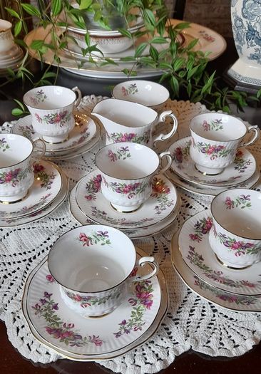 Vintage "Elizabeth " fuchsia tea set