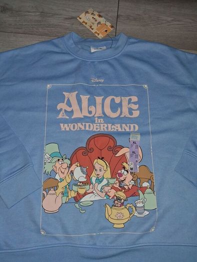 x2 Bundle - Brand New Disney Alice In Wonderland Jumper - RRP - 12.00 & Dunnes Stores Straight Fit T-Shirt - Size - XL