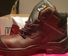 Safety shoes for men, new with box , size 41,brown