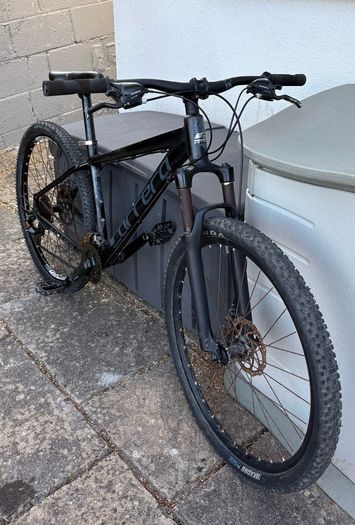 Carrera Vengeance Black 27.5 Mountain Bike - NEEDS SOME REPAIR WORK