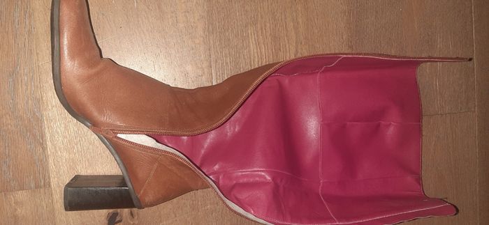 DKNY boots Size 4