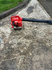 leaf blower