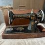 Antique singer sowing machine Image 6