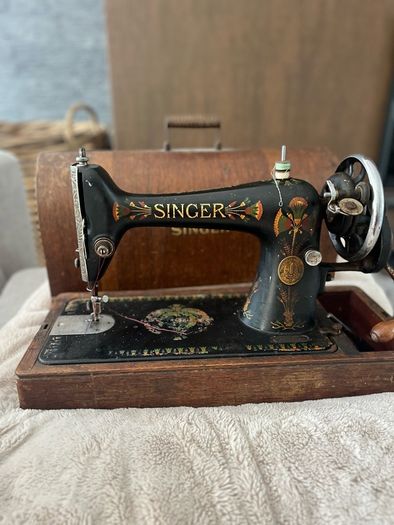 Antique singer sowing machine