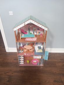 dolls house well used, would do a childminders house or school