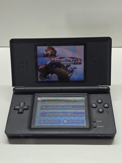 Nintendo DS Lite Black + R4 Card