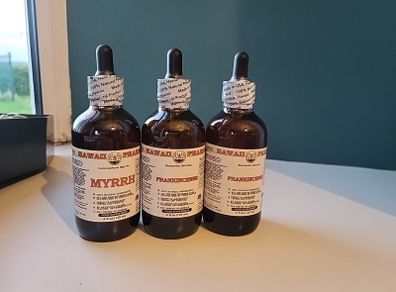 Frankincense and myrrh liquid supplements