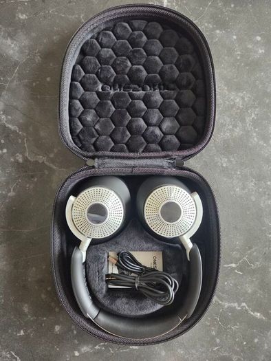 ONESONIC StudioPRO Wireless Noise Cancelling Headphones