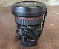 Canon 17mm f4 L Tilt shift lens