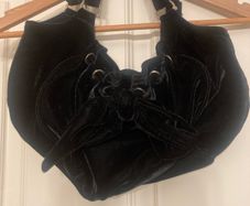 (Vintage) Black Velvet Shoulder Bag.