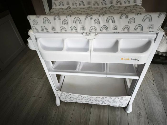 Belle Baby Changing Unit & Bath- Great Condition