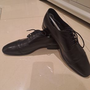 Loake shoes size UK 8.5