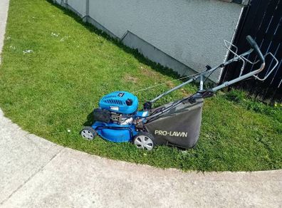 Hyundai Self Drive Lawnmower