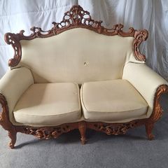 2 seater sofa and 2 armchairs