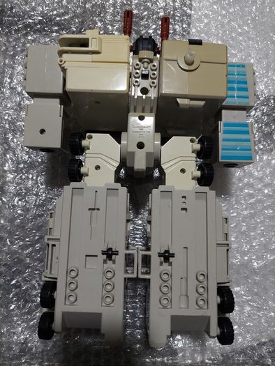 Transformer G1  Metroplex