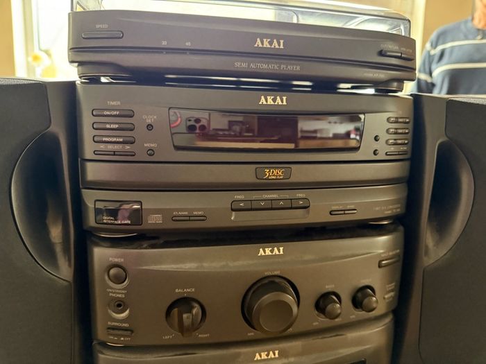 AKAI AX-590 stereo system