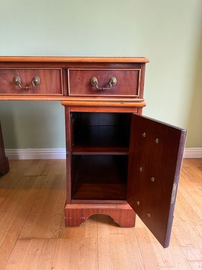 Solid wood Executive Pedestal Desk with Leather Top