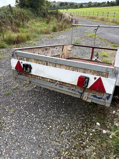 Trailer 6ft x 4ft needs renovation