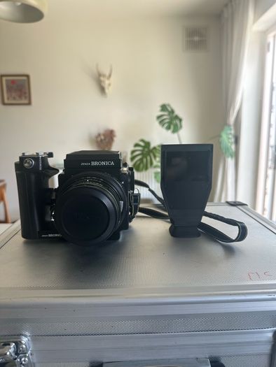 Bronica ETRS Medium Format Kit