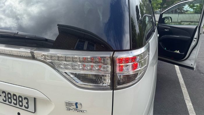 Toyota estima rear lights