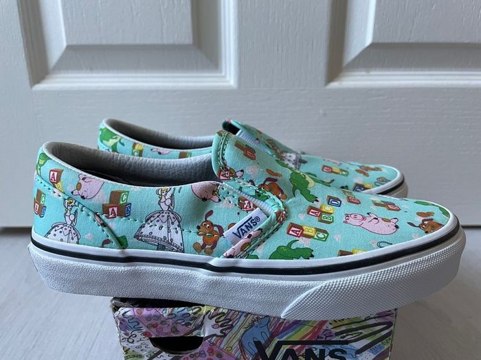VANS Classic Slip On Kids x Toy Story Andy's Toys Size 1 Brand New