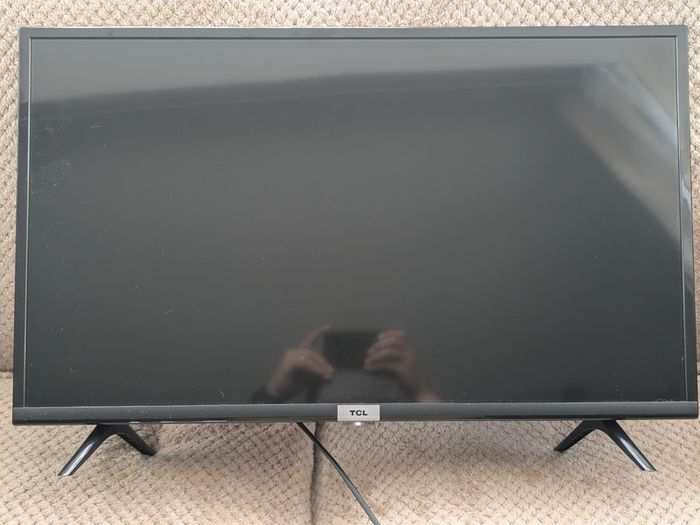 TCL 32" Full HD Smart Android TV with Remote (32ES568)