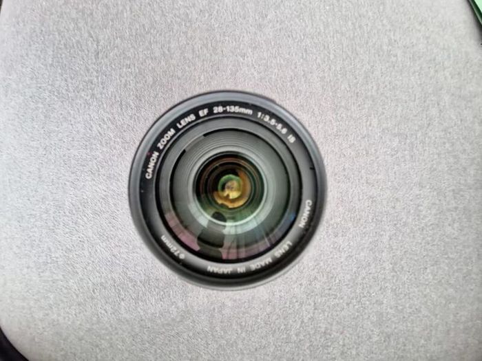 Canon EF 28 135mm f/3.5 5.6 IS USM Lens