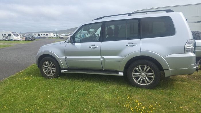 Mitsubishi shogun 2015