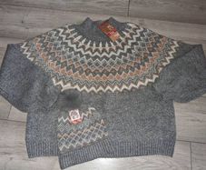 x2 Bundle - Brand New Primark Family Jumper - Size - XL - RRP - 16.00 & Brand New Tossle Hat - One Size - RRP - 5.00 = 21.00