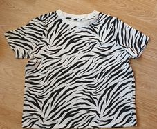 New - Size Medium (12/14) Ladies Tee - Read Carefully - #